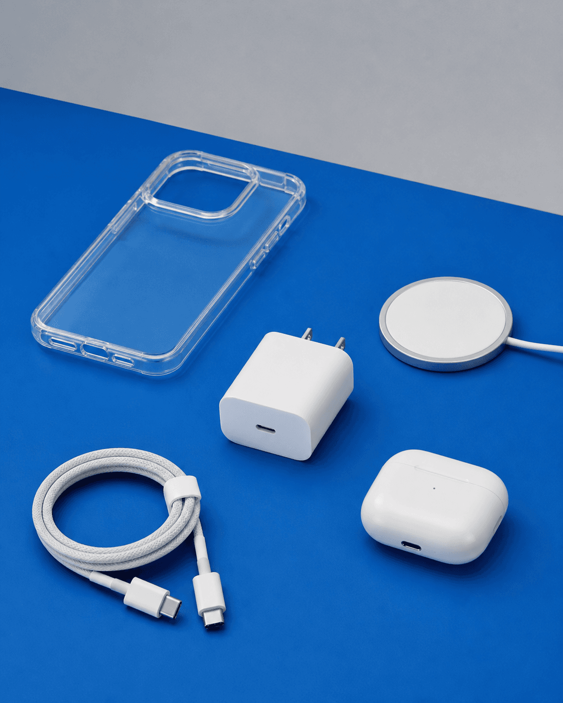 Kit com capinha, cabo e carregador magnético